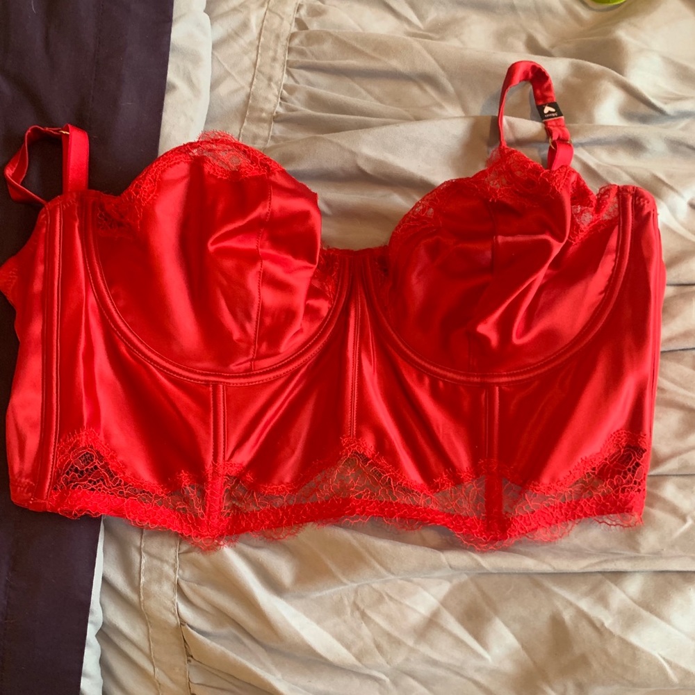 New never worn Victoria secret Balconet